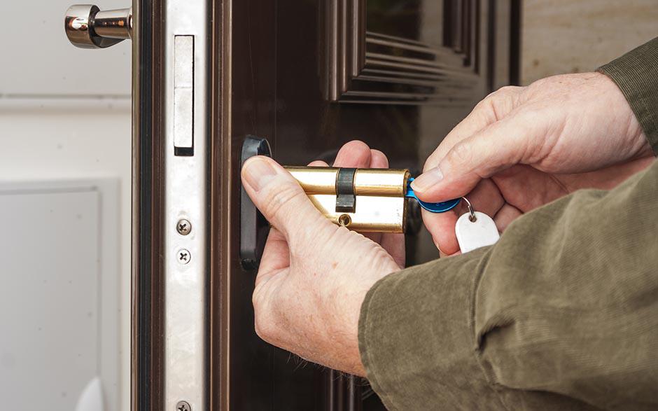 serrure de porte prix Plaisir